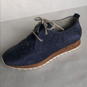 Ateliers Women’s Luxe Blue Perforated Leather Oxford Shoes Size 38